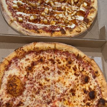 Benny's Restaurant and Pizza - Sweet chilli chicken pie and a plain cheese - Pizza Near Me - Stroudsburg, Pennsylvania Benny's Restaurant and Pizza - Sweet chilli chicken pie and a plain cheese - Pizza Near Me - Stroudsburg, Pennsylvania