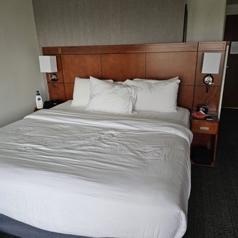 Courtyard by Marriott Jacksonville Flagler Center - Bedroom - Hotels Near Me - Jacksonville, Florida Courtyard by Marriott Jacksonville Flagler Center - Bedroom - Hotels Near Me - Jacksonville, Florida