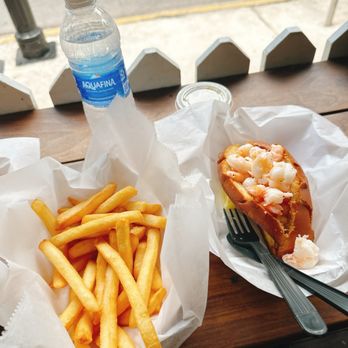 DJ's Clam Shack - Garlic Shrimp Roll - Seafood Near Me - Key West, Florida DJ's Clam Shack - Garlic Shrimp Roll - Seafood Near Me - Key West, Florida