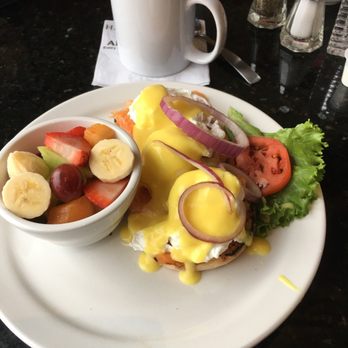 Symposium Cafe Restaurant - Keswick - Awesome Eggs Benjamin! - Breakfast & Brunch Near Me - Keswick, Ontario