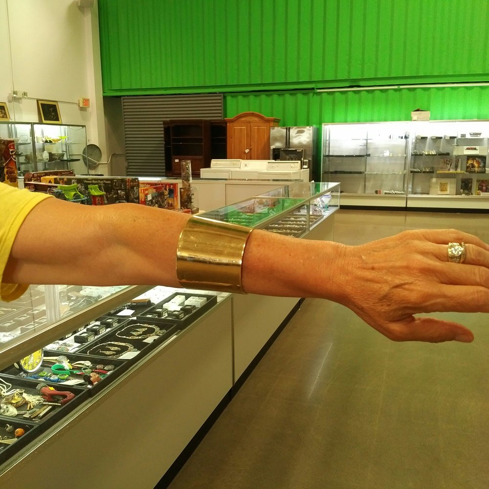 EJ's Auction & Appraisal - Beautiful gold bracelet I bought. - Auction Houses Near Me - Glendale, Arizona