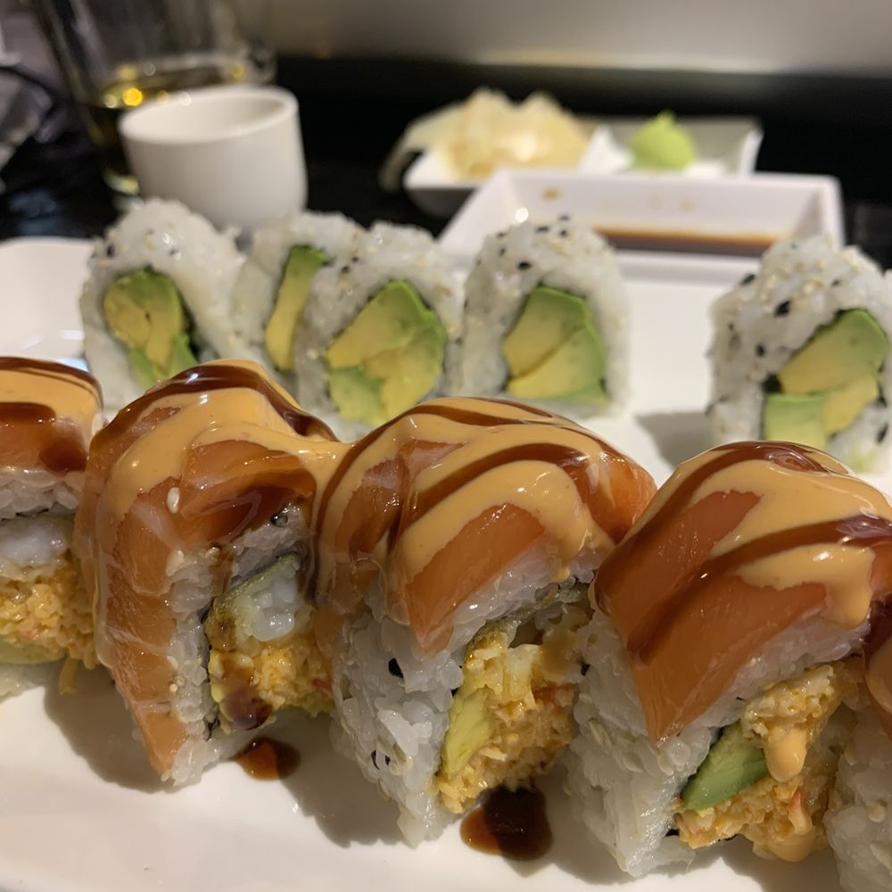 Cruz roll and avocado roll Cruz roll and avocado roll
