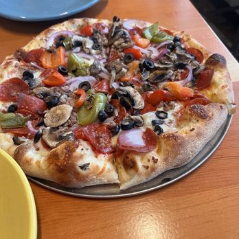 Best Pizza & Brew Chandler - the works pizza - Pizza Near Me - Chandler, Arizona