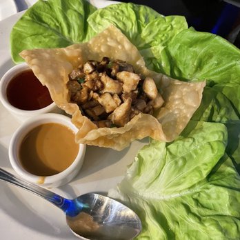 Yard House - Chicken Lettuce Wraps - New American Near Me - Willow Grove, Pennsylvania