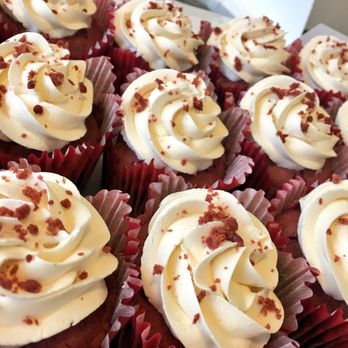 Chef Holmes - Lorés - Red Velvet Bourbon Cupcakes - Personal Chefs Near Me