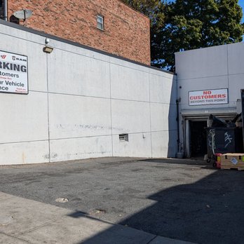 Bayside Chrysler Jeep Dodge - 2 business entrances. The left side is for the service department. - Car Dealers Near Me - Bayside, New York
