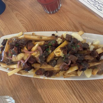 Two Rivers Restaurant - Burnt end Poutine - American Near Me - Powell, Ohio Two Rivers Restaurant - Burnt end Poutine - American Near Me - Powell, Ohio