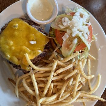 Crosby's Kitchen - Cheeseburger - American Near Me - Chicago, Illinois