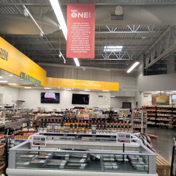Hy-Vee - Grocery Near Me - Maple Grove, Minnesota