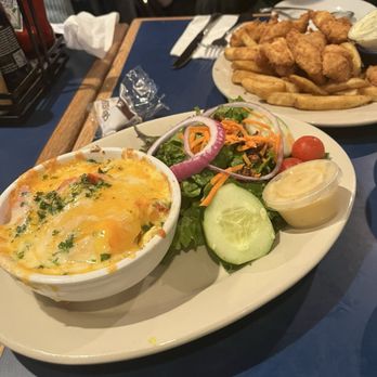 Boston Sail Loft - Lobster Mac and Cheese - Bars Near Me - Boston, Massachusetts