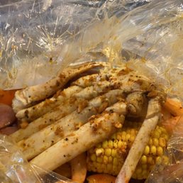 1/2 lb shrimp and 1/2 lb snow crab 1/2 lb shrimp and 1/2 lb snow crab