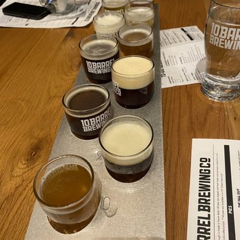 10 Barrel Brewing - East Side Bend - Beer sampler - Breweries Near Me - Bend, Oregon 10 Barrel Brewing - East Side Bend - Beer sampler - Breweries Near Me - Bend, Oregon