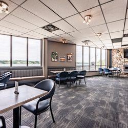 Waters Edge Restaurant and Lounge