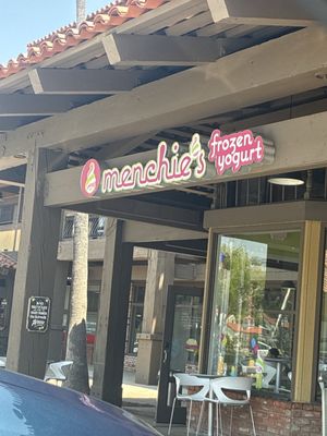 Menchie's Frozen Yogurt by null