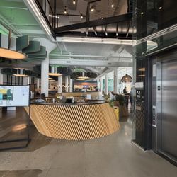 Lil’s Coffee Bar - Front desk