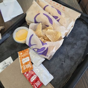 Taco Bell - Nachos, Soft Tacos and a Burrito - Fast Food Near Me - Santa Nella, California