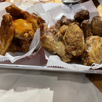 Fire Wings - Howe - Cajun rub, Louisiana sauce I think... - Chicken Wings Near Me - Sacramento, California
