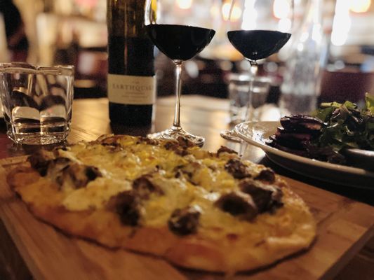 Red Oak Bistro by null
