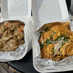 Palm Thai Cuisine - Pad Se Ew Noodle and Pad Thai Noodle