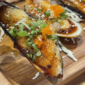 Aikan Sushi - Baked mussels. Sooo damn good. - Izakaya Near Me - Northridge, California Aikan Sushi - Baked mussels. Sooo damn good. - Izakaya Near Me - Northridge, California