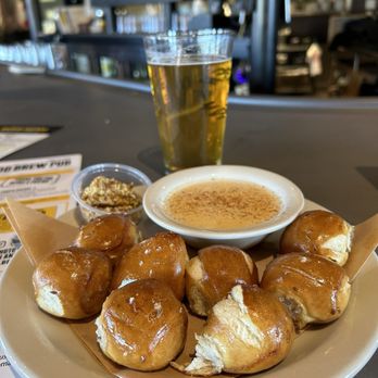 PHX Beer - Pretzel Bites! Wish they were just baked but... I still ate of all them lol - American Near Me - Scottsdale, Arizona PHX Beer - Pretzel Bites! Wish they were just baked but... I still ate of all them lol - American Near Me - Scottsdale, Arizona