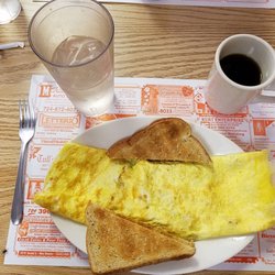 Gary's Chuck Wagon - Western omelet with rye toast