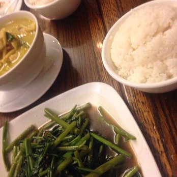 SriPraPhai Thai Restaurant - Thai Near Me - Woodside, New York
