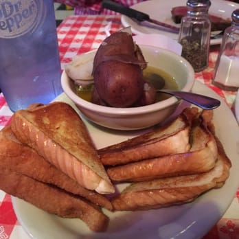 Doe's Eat Place - Garlic toast and taters - Steakhouses Near Me - Little Rock, Arkansas Doe's Eat Place - Garlic toast and taters - Steakhouses Near Me - Little Rock, Arkansas