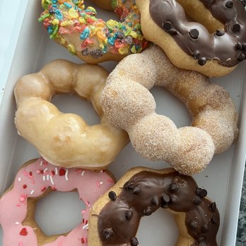 Sierra Donuts - 1/2 dozen Mochi donuts ($15) - Donuts Near Me - Anaheim, California Sierra Donuts - 1/2 dozen Mochi donuts ($15) - Donuts Near Me - Anaheim, California