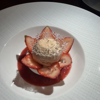 Citrin - Strawberry Pavlova - Cocktail Bars Near Me - Santa Monica, California