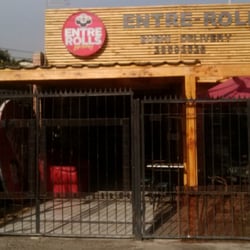 Entre Rolls - Local por fuera.