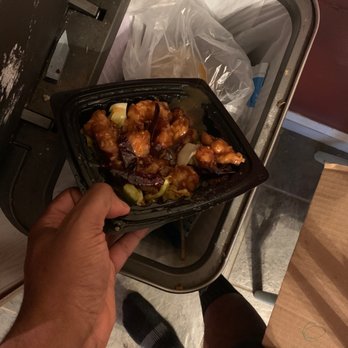 East Moon Asian Bistro - General Tso Chix...in the trash it goes! - Asian Fusion Near Me - Bowie, Maryland