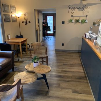 Ragamuffins Coffee - Hall and sitting area leading back to more seating and the patio - Coffee & Tea Near Me - Alexandria, Ohio