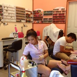 Lena's Sydney Nails - The crew in nail glorifying action - note the large range of colours