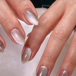 Trends Nail Studio - Cat Eye Gel Polish