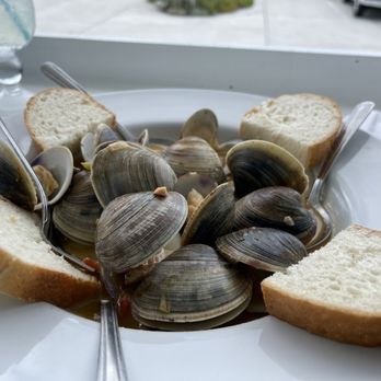 Commander's Shellfish Camp - Drunken Clams - Bars Near Me - St. Augustine, Florida
