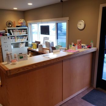 Jennings Chiropractic - The front desk / greeting area. - Chiropractors Near Me - Anacortes, Washington Jennings Chiropractic - The front desk / greeting area. - Chiropractors Near Me - Anacortes, Washington