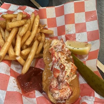 Georgetown Seafood - Lobster roll and fries - Seafood Near Me - Washington, DC, District of Columbia