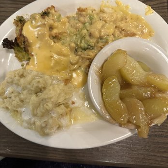Cracker Barrel Old Country Store - Chicken with broccoli in cheese sauce. - Southern Near Me - Gibsonton, Florida