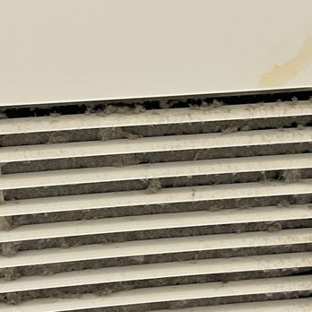 Thunderbird Inn - Close-up of dirty bathroom vent - Hotels Near Me - Savannah, Georgia