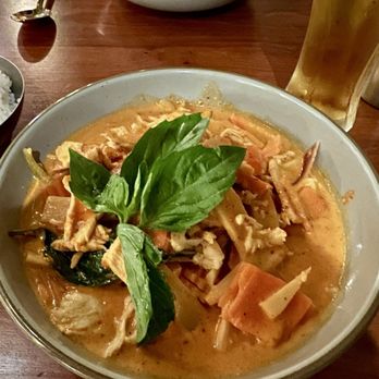Elephant Ear Thai Restaurant - Red Curry Chicken - Asian Fusion Near Me - New York, New York Elephant Ear Thai Restaurant - Red Curry Chicken - Asian Fusion Near Me - New York, New York