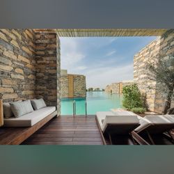 Voyage Hotel