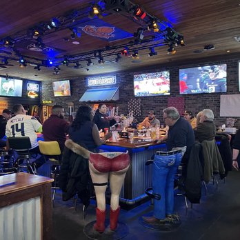 Bubba's 33 - Pizza Near Me - Parlin, New Jersey