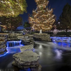 Pearl Studio - Christmas lights at the Pearl 2014

© Copyright George Freeney-Jones Photography.  All rights reserved.