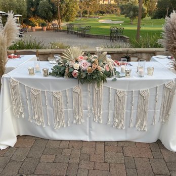 The White Dahlia - Bridal table - Florists Near Me