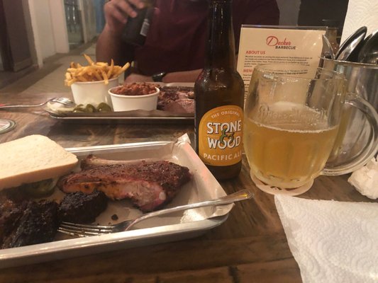 Decker Barbecue by null