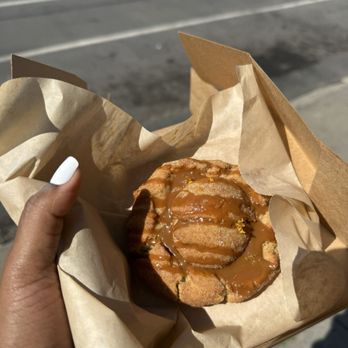 Fleurs et Sel - Signature Fleur D'Oranger #4 - Bakeries Near Me - Los Angeles, California