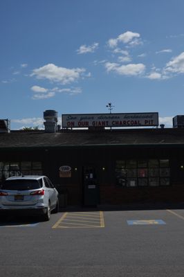 Brooks' House of Bar-B-Q by null