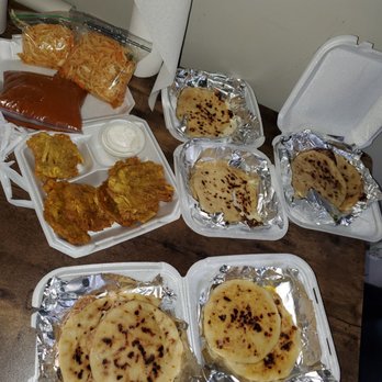 Pupuseria Katarina - Spinach/cheese, pork/cheese, pork bean/cheese, cheese pupusas. And Tostones con crema/ Fried green plantains with sour cream. - Salvadoran Near Me - Cleveland, Ohio Pupuseria Katarina - Spinach/cheese, pork/cheese, pork bean/cheese, cheese pupusas. And Tostones con crema/ Fried green plantains with sour cream. - Salvadoran Near Me - Cleveland, Ohio