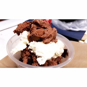 Jade Bistro - chocolate lava cake with vanilla & chocolate ice cream (aka my life in the form of ice cream) - Sushi Bars Near Me - Suffern, New York